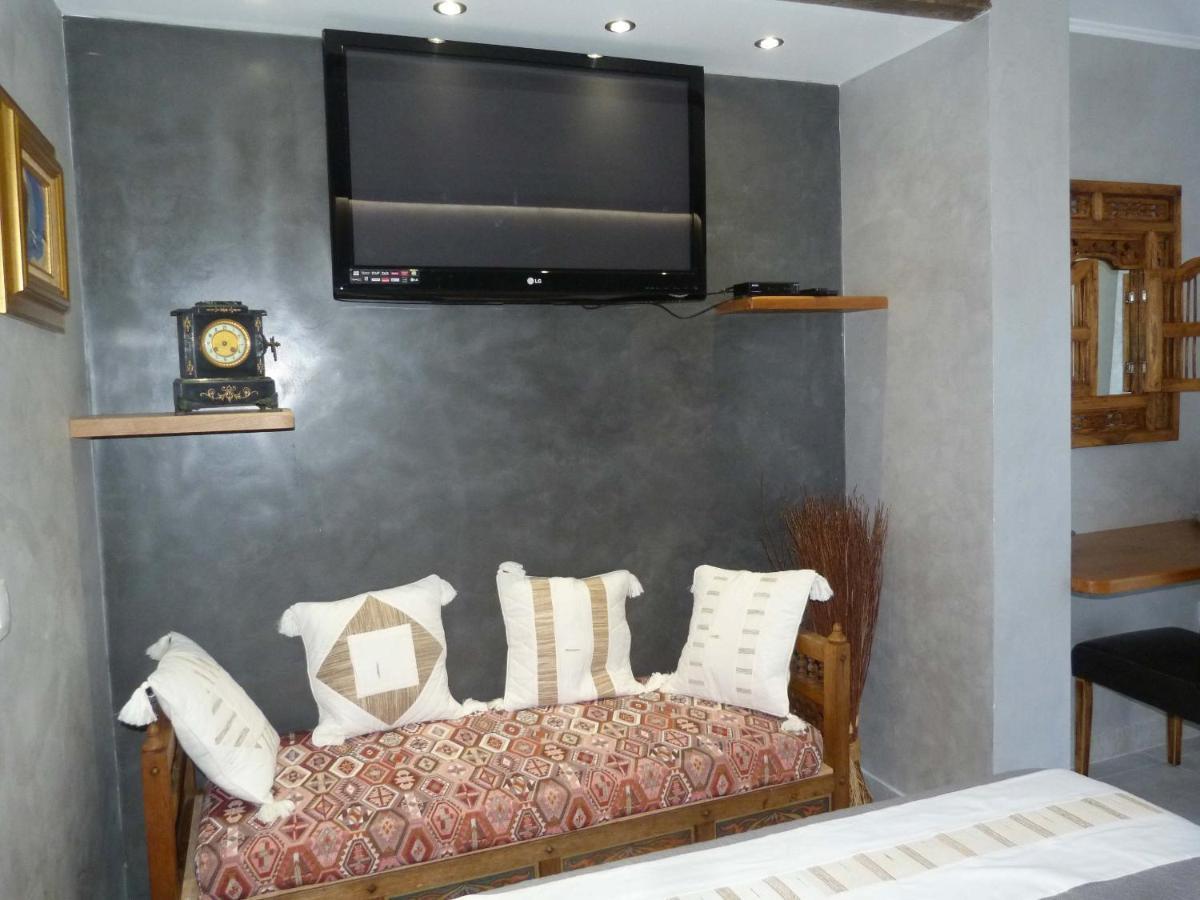 Les Bambous B&B Levens Екстериор снимка