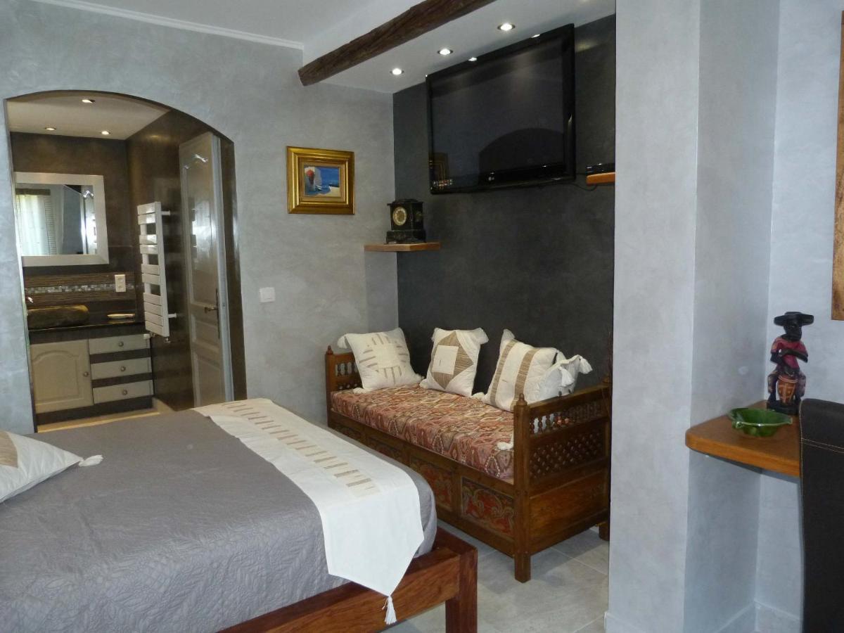 Les Bambous B&B Levens Екстериор снимка