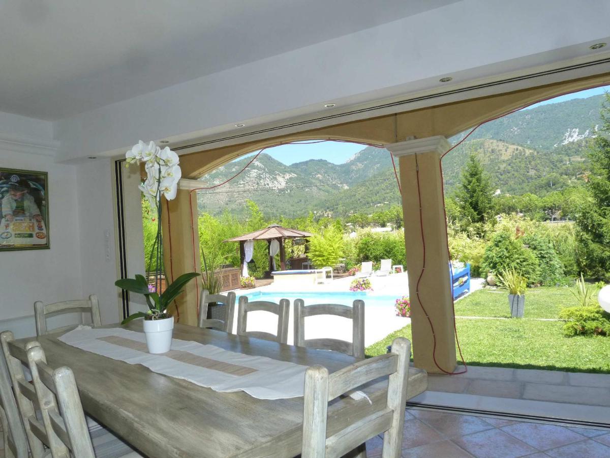 Les Bambous B&B Levens Екстериор снимка